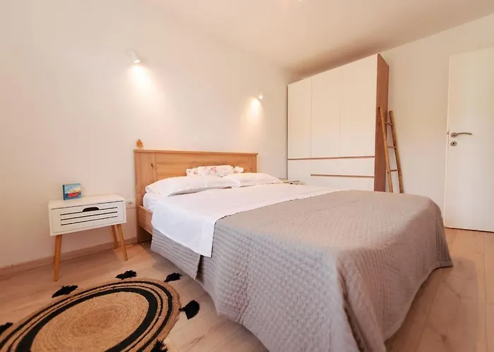 Tiha11 Apartman Nečujam